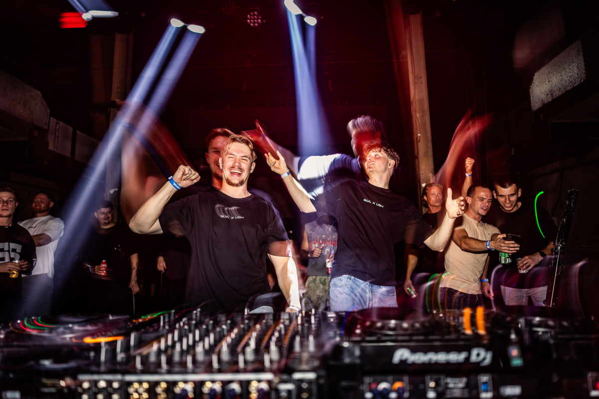 Loading... just a sec